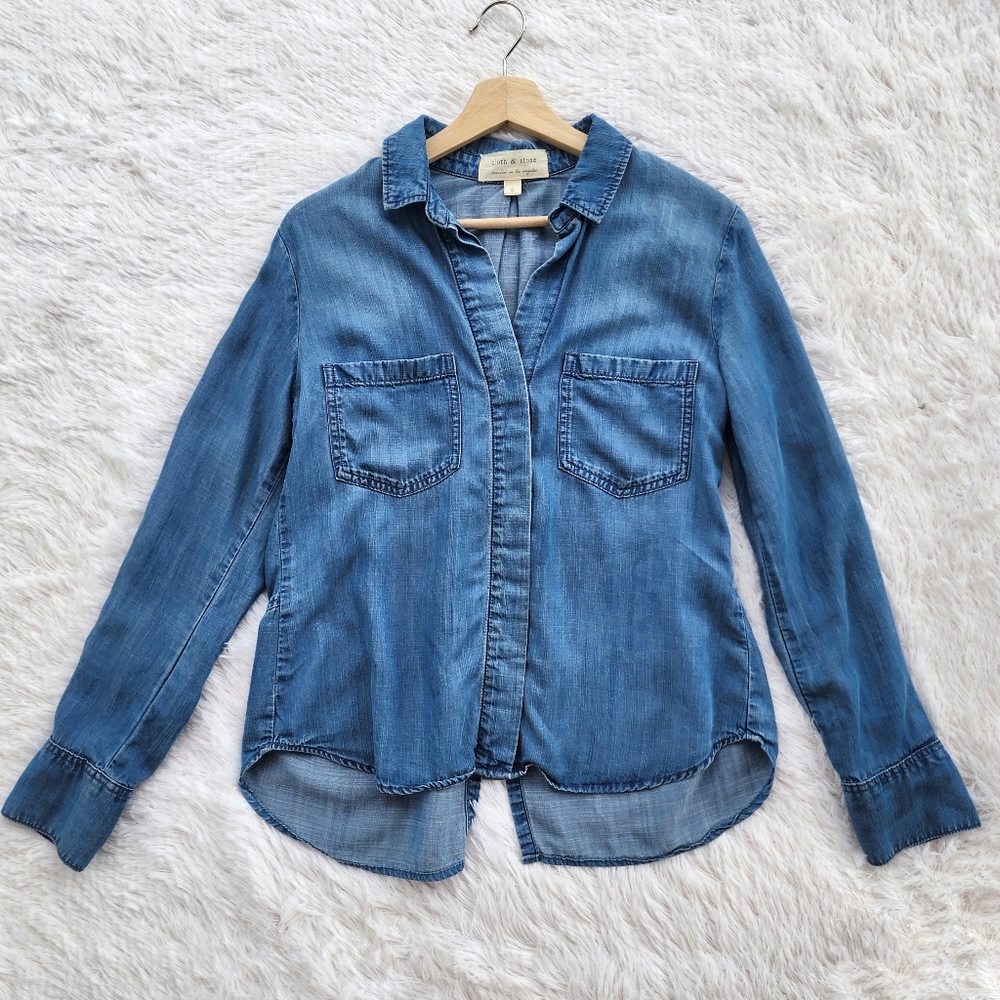 Cloth & Stone‎ Chambray Denim Button Front Shirt